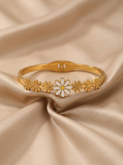 Floral Daisy Gold Bracelet